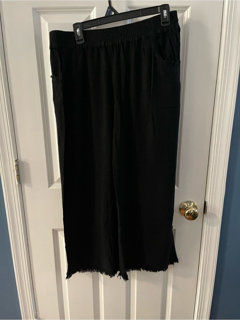 Umgee Black Wide Leg Fringed Cropped Pants